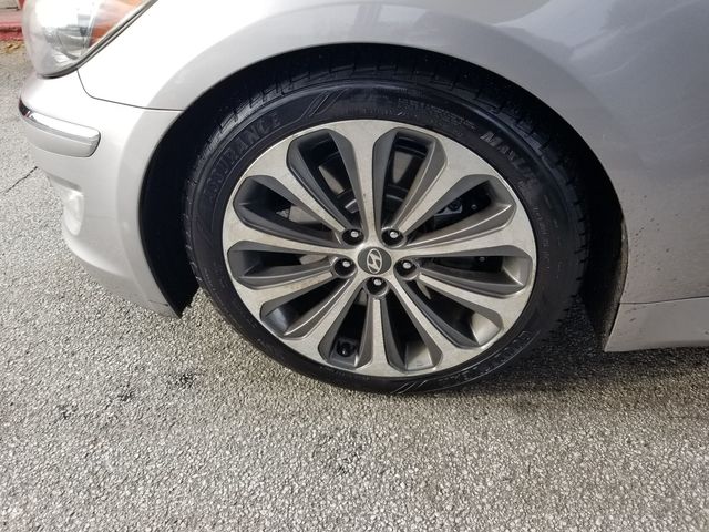 2012 Hyundai GENESIS 5.0