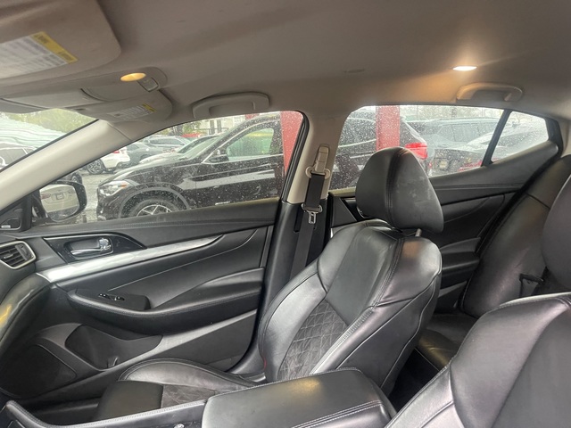2017 Nissan MAXIMA SR