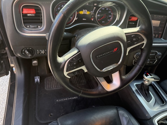 2015 Dodge CHARGER SXT