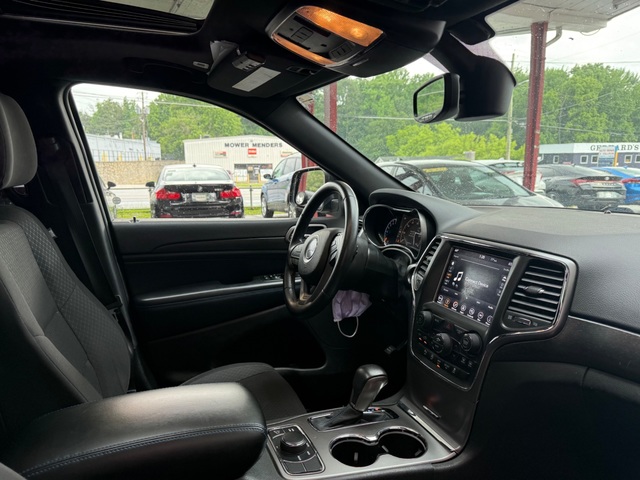 2018 Jeep GRAND CHEROKEE LAREDO