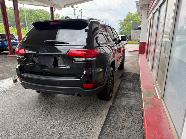 2018 Jeep GRAND CHEROKEE LAREDO