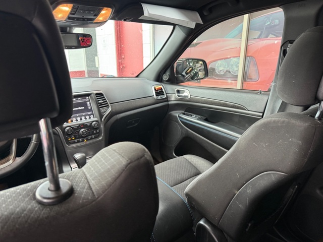 2018 Jeep GRAND CHEROKEE LAREDO