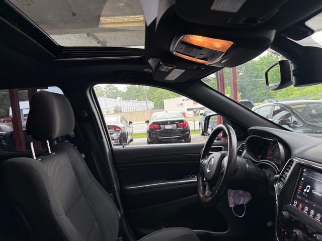 2018 Jeep GRAND CHEROKEE LAREDO