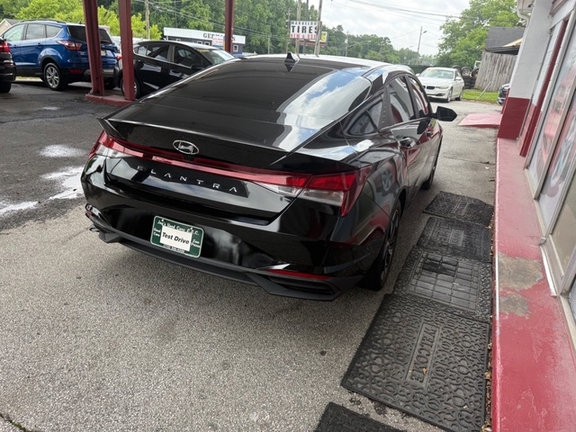 2023 Hyundai ELANTRA SEL