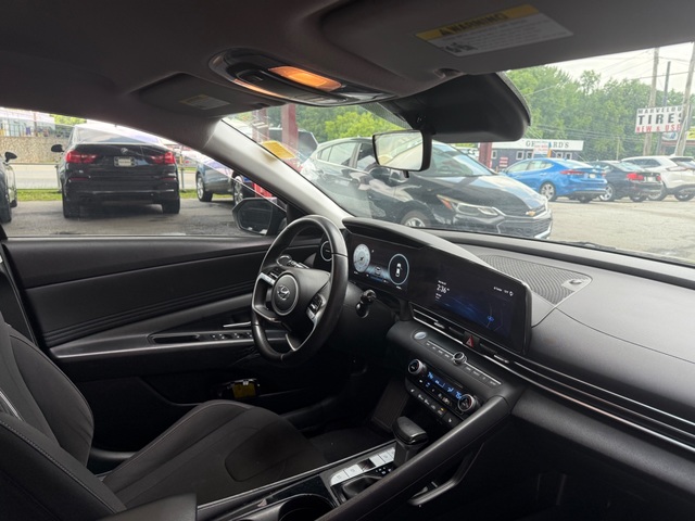 2023 Hyundai ELANTRA SEL