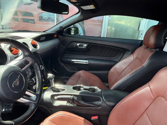 2015 Ford MUSTANG