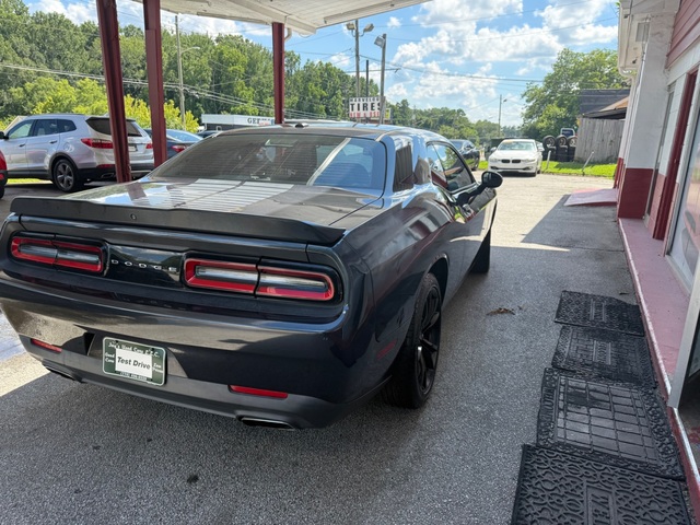 2017 Dodge CHALLENGER SXT