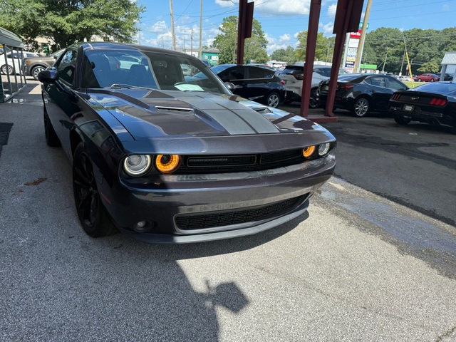 2017 Dodge CHALLENGER SXT