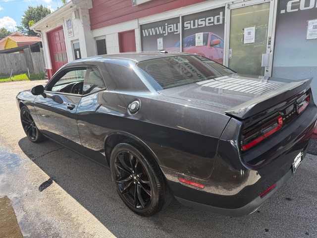 2017 Dodge CHALLENGER SXT
