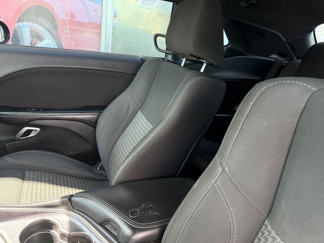 2017 Dodge CHALLENGER SXT