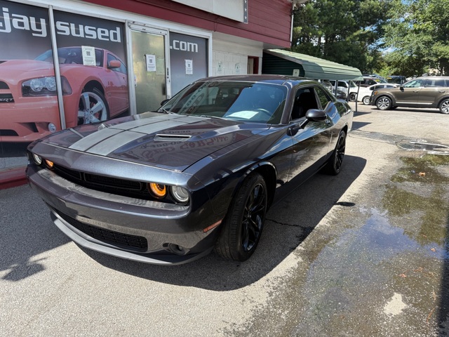 2017 Dodge CHALLENGER SXT