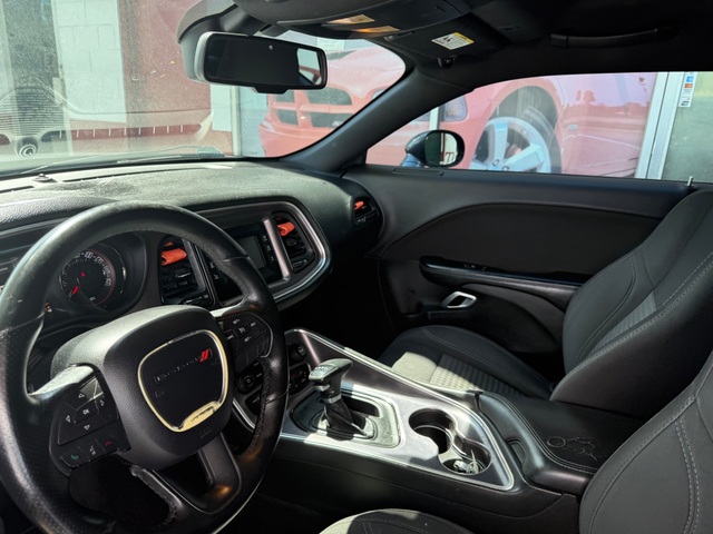 2017 Dodge CHALLENGER SXT