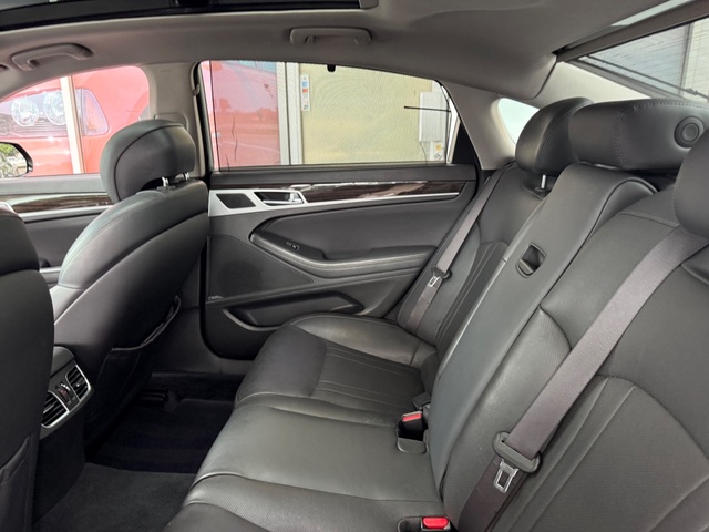 2015 Hyundai GENESIS