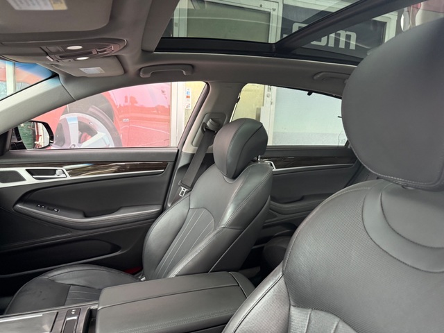 2015 Hyundai GENESIS