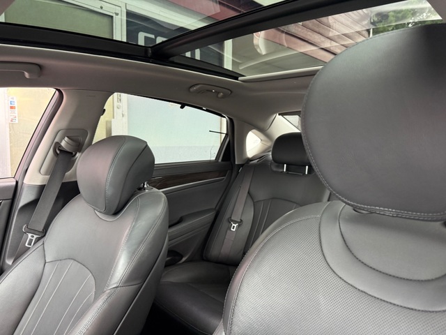 2015 Hyundai GENESIS