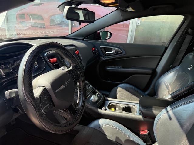 2015 Chrysler 200 SPORT