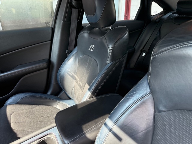2015 Chrysler 200 SPORT