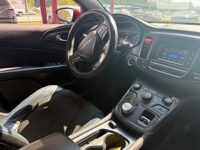 2015 Chrysler 200 SPORT