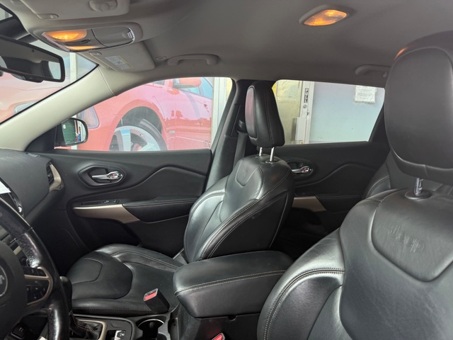 2018 Jeep CHEROKEE LIMITED