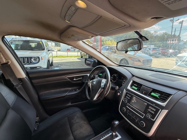 2017 Nissan ALTIMA SR