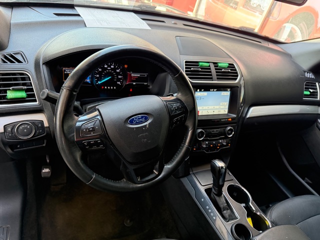2017 Ford EXPLORER XLT