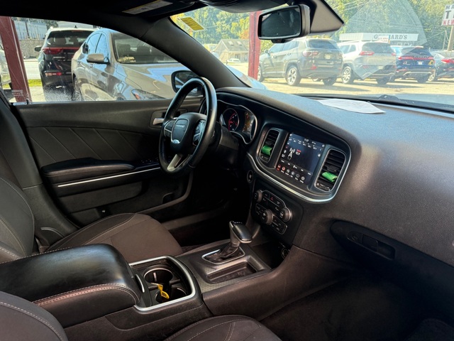 2018 Dodge CHARGER SXT