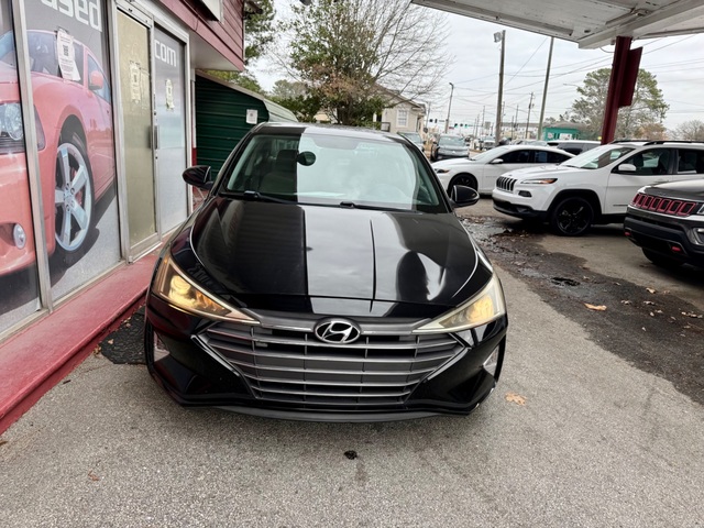 2019 Hyundai ELANTRA SE