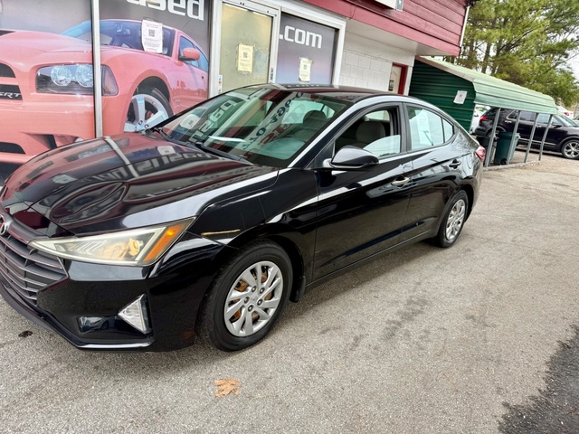 2019 Hyundai ELANTRA SE