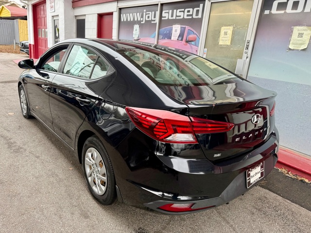 2019 Hyundai ELANTRA SE