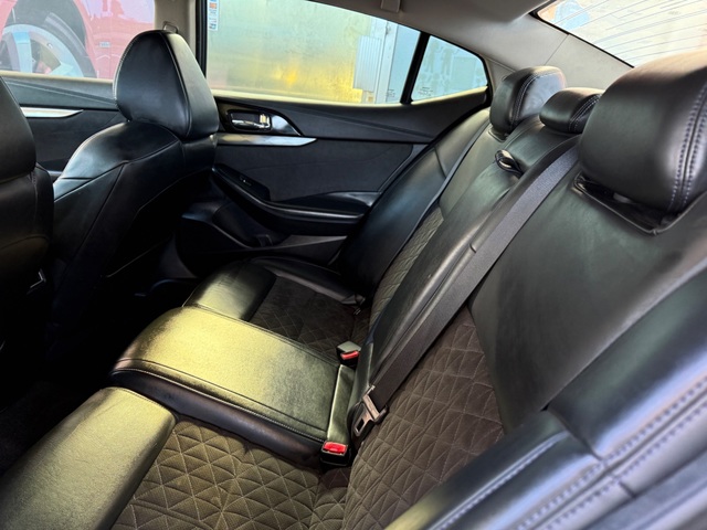 2016 Nissan MAXIMA SR