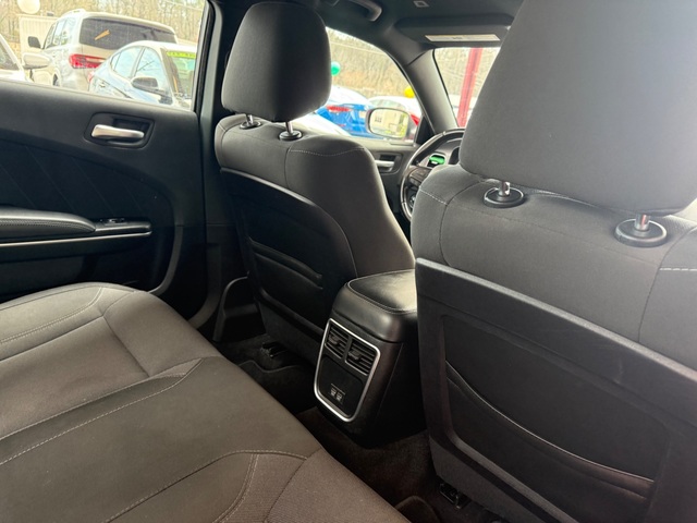 2019 Dodge CHARGER SXT