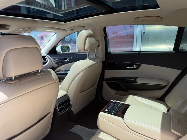 2016 Kia K900 LUXURY