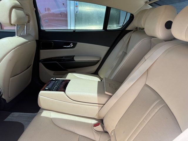 2016 Kia K900 LUXURY
