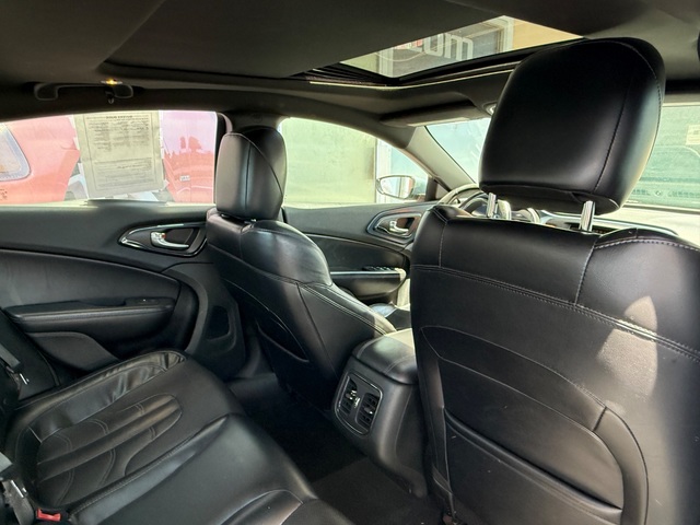 2015 Chrysler 200 SPORT