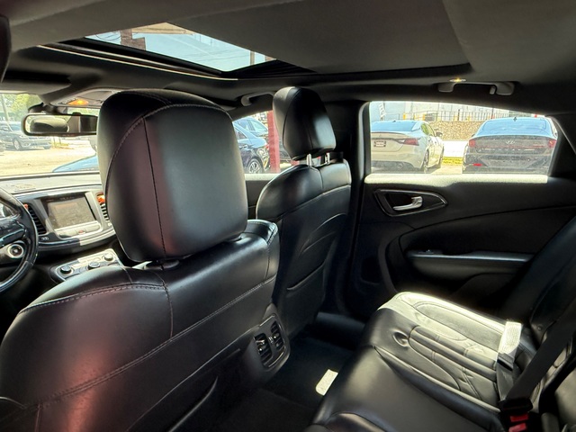 2015 Chrysler 200 SPORT