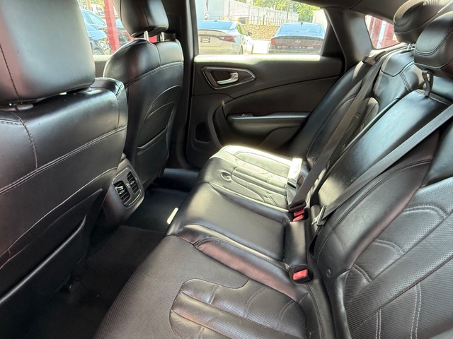 2015 Chrysler 200 SPORT