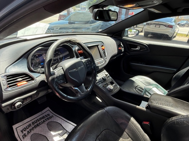2015 Chrysler 200 SPORT
