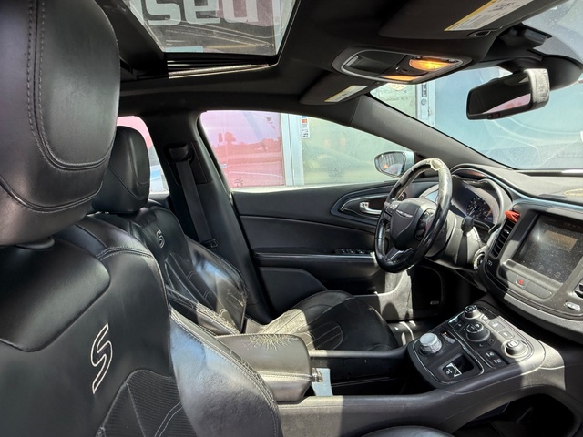 2015 Chrysler 200 SPORT