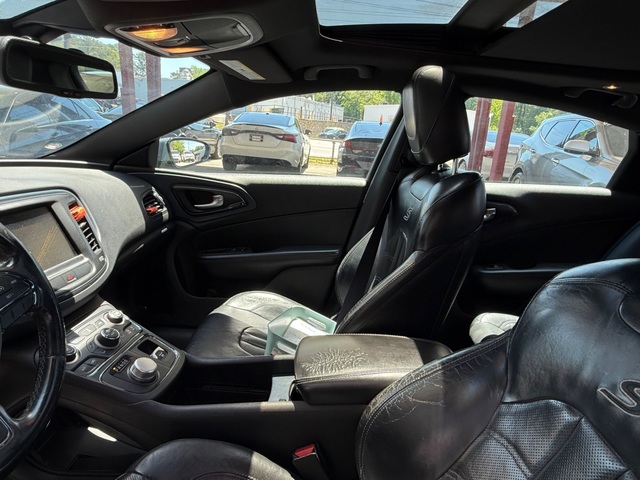 2015 Chrysler 200 SPORT