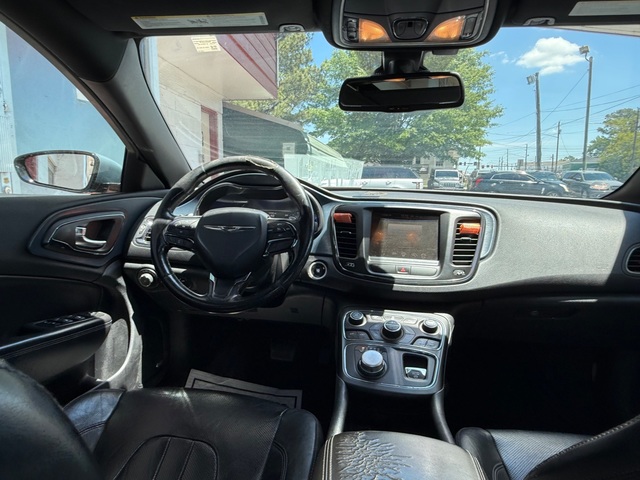 2015 Chrysler 200 SPORT
