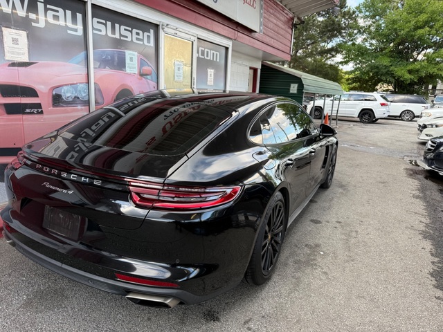 2017 Porsche PANAMERA 2