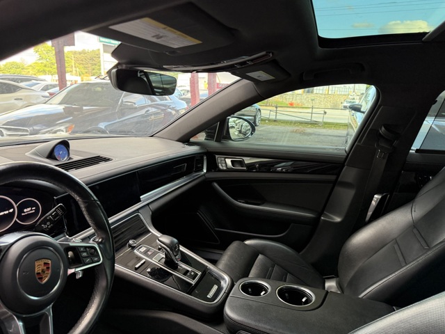 2017 Porsche PANAMERA 2