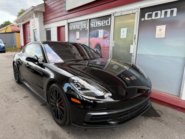 2017 Porsche PANAMERA 2