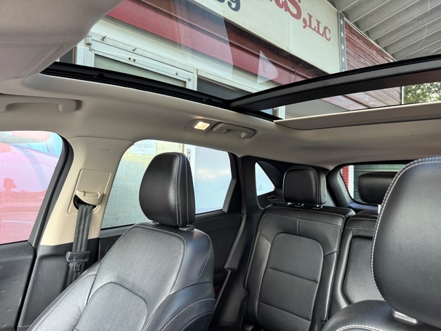 2020 Ford ESCAPE TITANIUM