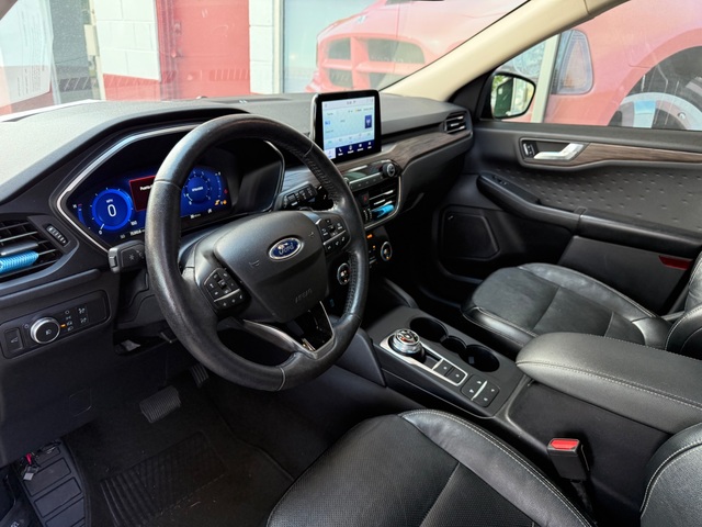 2020 Ford ESCAPE TITANIUM