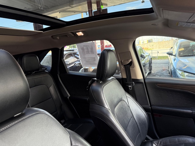 2020 Ford ESCAPE TITANIUM