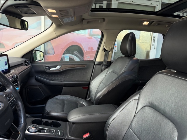 2020 Ford ESCAPE TITANIUM