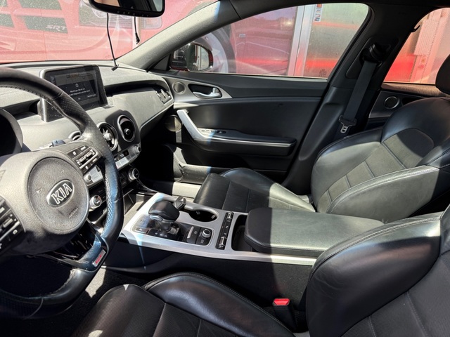 2018 Kia STINGER GT2