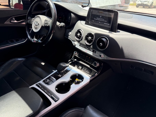 2018 Kia STINGER GT2