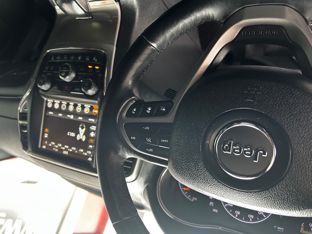 2018 Jeep GRAND CHEROKEE OVERLAND
